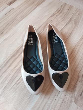 Béžové lakované baleríny, 39