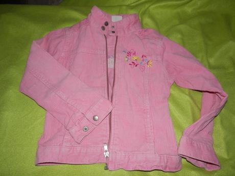 Menčestrová bundička, 122