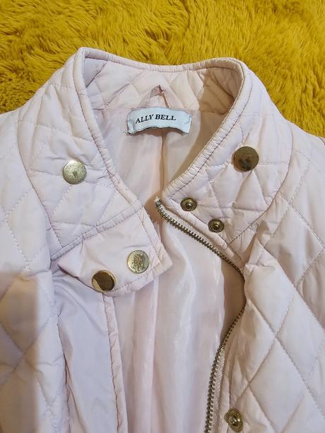 Bledoružová bunda asi 152, 152