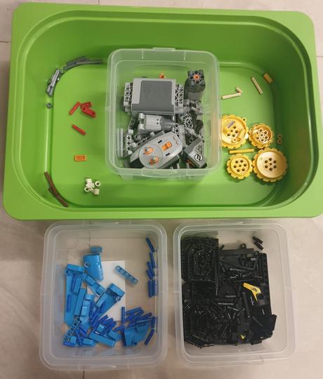 Lego technic 42095 - pretekárske auto s dialkovým, 