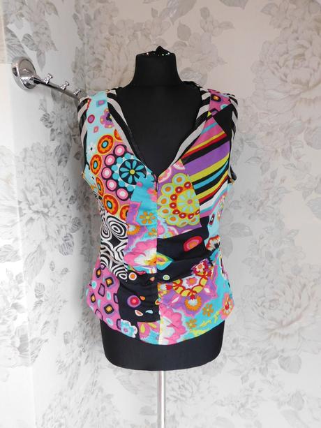 Luxusny velmi pekny top, 40