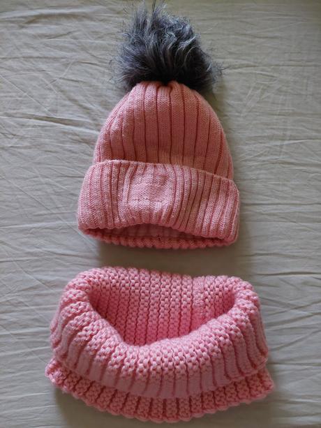 Čiapka a nakrčnik, 146