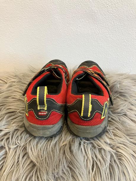 Dievčenské sandále new balance, 33