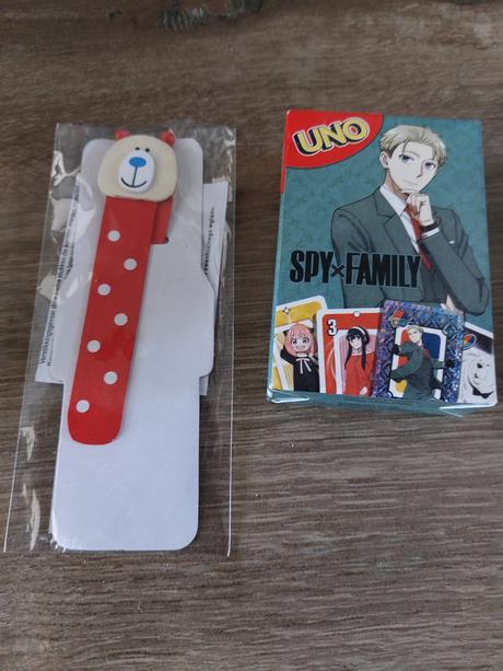 Uno spy family, drevena záložka- k nákupu zdarma,