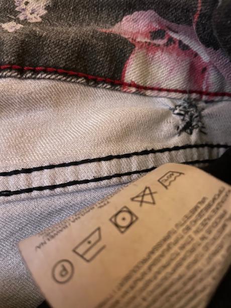 Kvetinové romantické rifle, 28