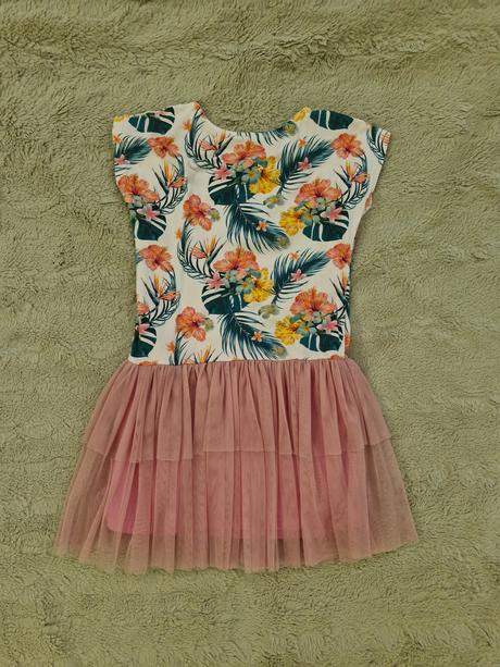 Dievčenské šaty, 122