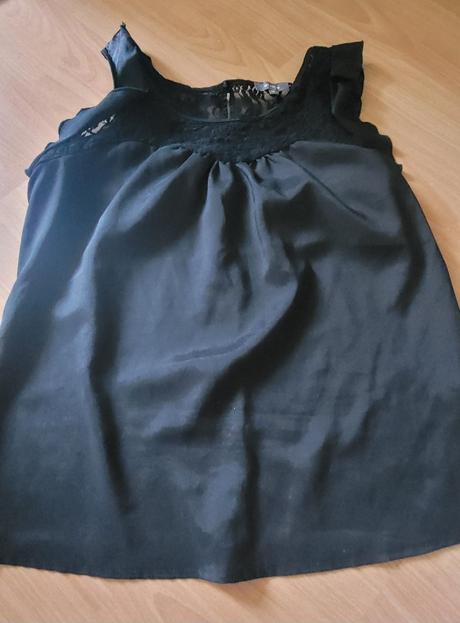 Blúzka s čipkou, 42