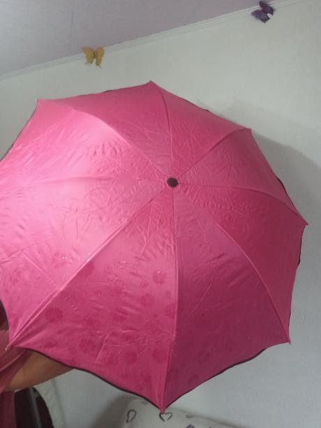 Dáždnik s kvetinovým vzorom,