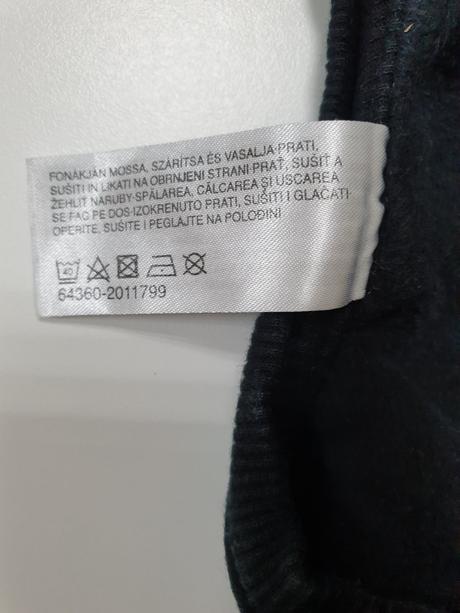 Pekný pulóver s flitrami, c&a,146