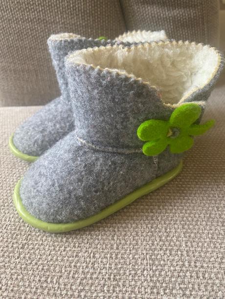 Darujem capačky pre bábätko, <17