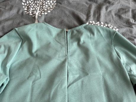 Mentolové šaty, 38