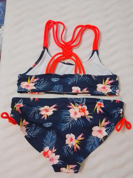 Dvojdielne plavky, 146