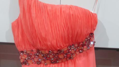 Spolocenske saty, 36