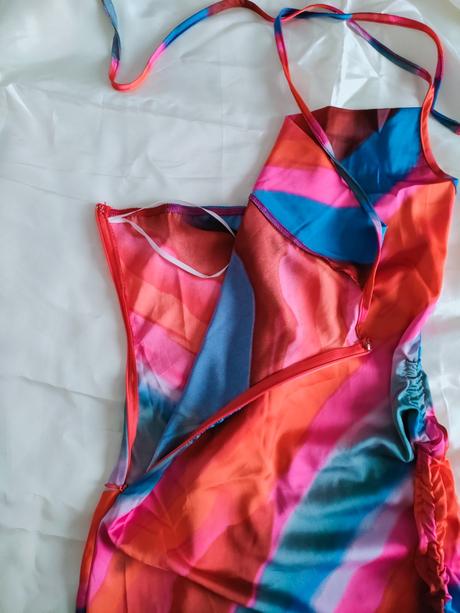 Saténové mini šaty "a", s