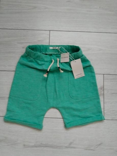 Šortky reserved, reserved,110