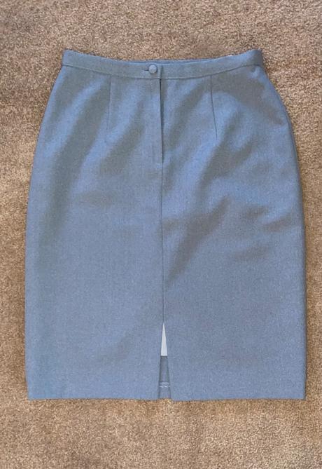 Dámsky komplet (sako, nohavice, sukňa), l