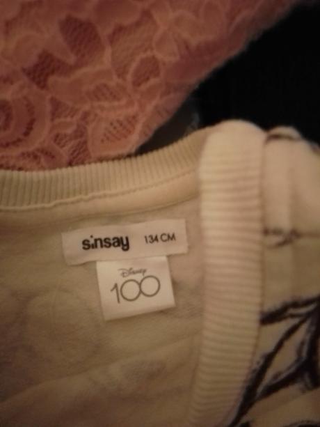 Balíček dievčenského oblečenia, 122–134