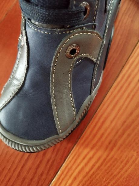 Kožené čižmy, 28