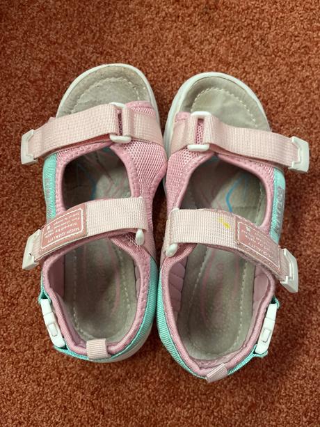 Sandalky v 34 (cena vratane zaslania cez packetu), 34