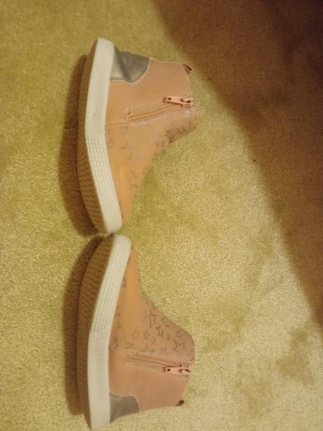 Členkové hviezdičkové prechodné čižmy, 25