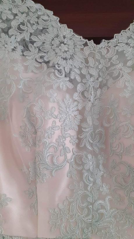 Spoločenské šaty, 40