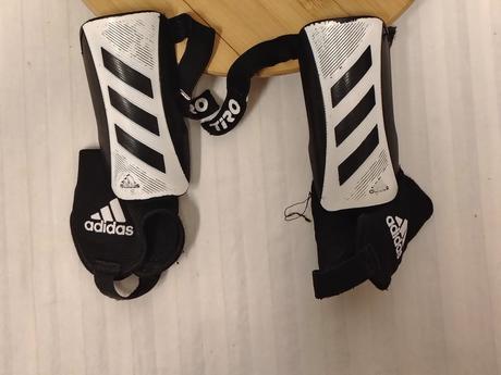 Detské futbalov chrániče ochrana členkov adidas xs,