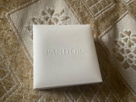 Pandora, pandora