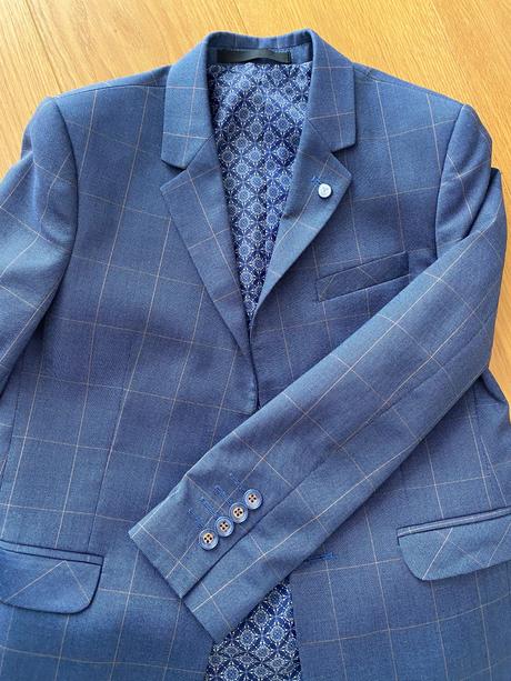 Chlapčenský oblek veľ.146, 146