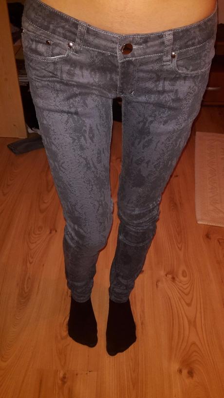 Kvalitné elastické rifliky, m