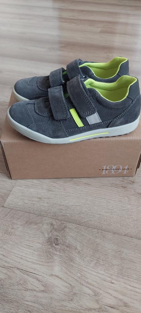 Tenisky kožené, baťa,30