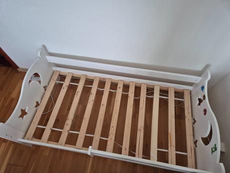 Drevená detská posteľ, šírka (cm): 80,dĺžka (cm): 160