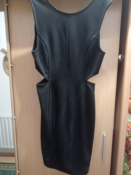 Kratke saty cierne, gate,38