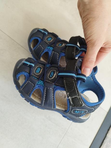 Sandále ako nové, 23