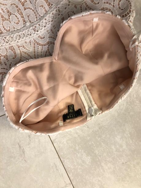 Krasne saty, lipsy london,36