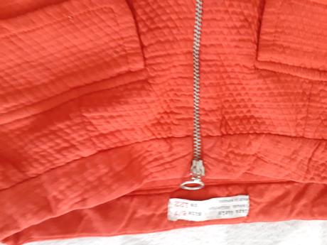 Dievcenska cervena sukna zara na zips, zara,122