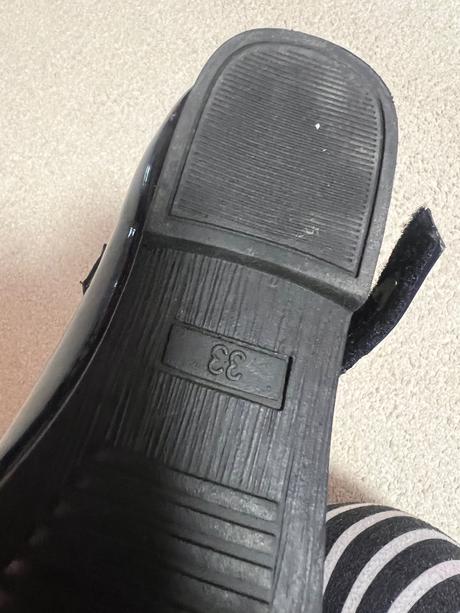 Dievčenské topánky, 33