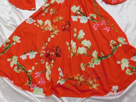 Velmi pekne šaty, 34