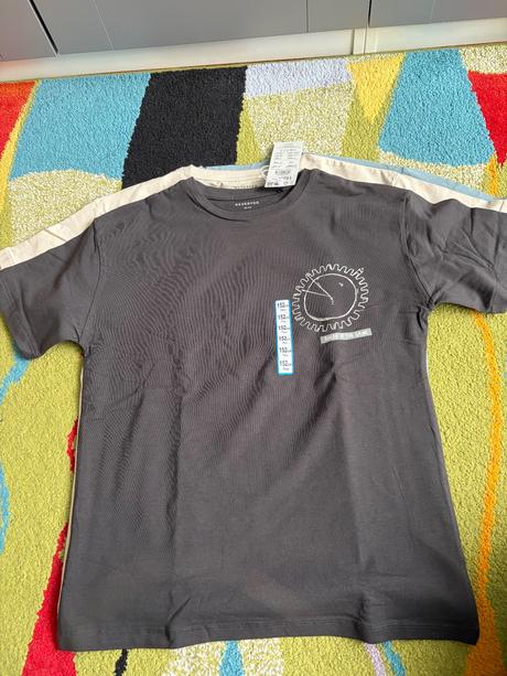 Nenosené tričká, reserved,152