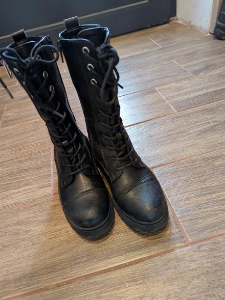 Dievcenske cizmy, graceland,33