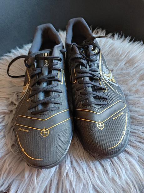 Halovky na futbal, nike,39