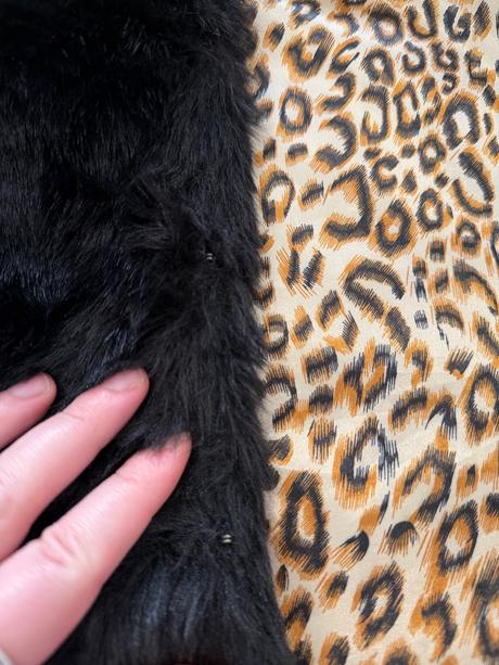 Luxusná čierna kožušinová vesta, gate,s