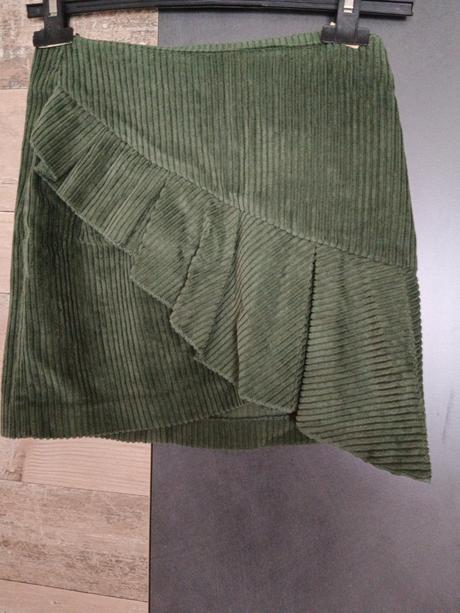 Menžestrova sukna, xs