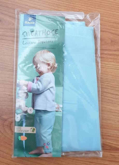 Dievčenské tepláčiky s kvietkami, tcm,86 / 92 / 98 / 104