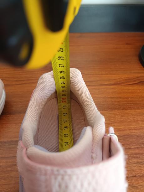 Dievčenské tenisky ccc, 32