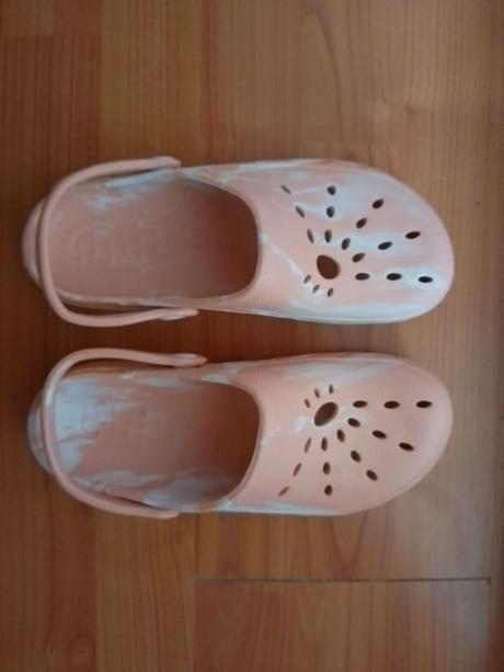 Crocsy nenosené, 35