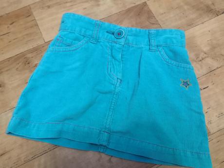 Dievčenska sukňa, 98