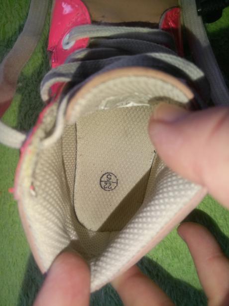 Velmi pohodlné makkucke topanocky, 22