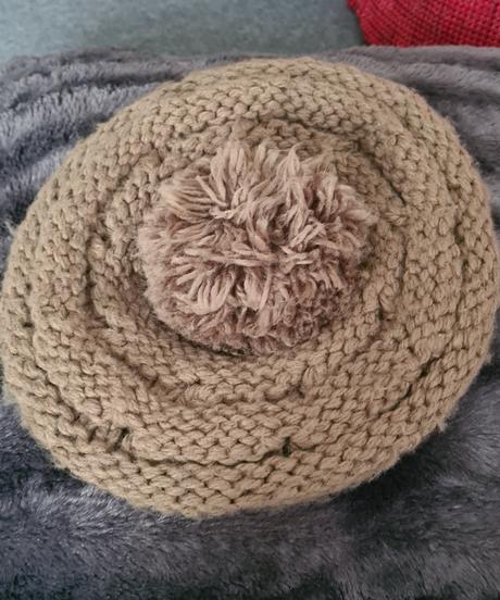 Pletená baretka s brmbolcom, m