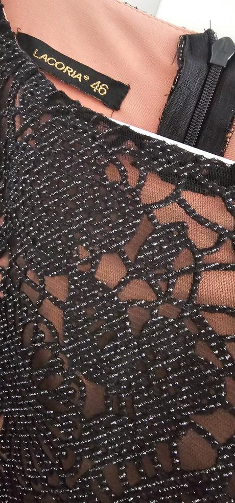 Spoločenské šaty, 44