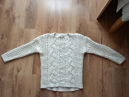 Kvalitný sveter cream pc 60 eur, s